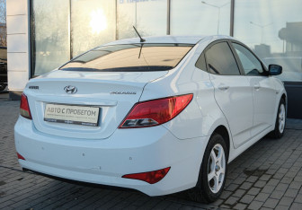Подержанный автомобиль Hyundai Solaris Sedan 2015 года (5 фото)