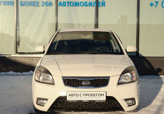 Подержанный автомобиль Kia Rio Sedan 2011 года (8 фото)