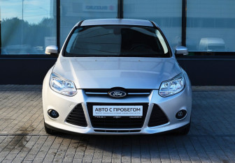 Подержанный автомобиль Ford Focus Hatchback 2011 года (8 фото)