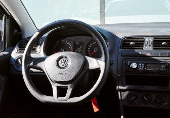 Подержанный автомобиль Volkswagen Polo Sedan 2018 года (17 фото)
