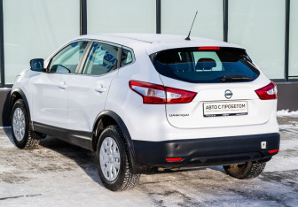 Подержанный автомобиль Nissan Qashqai 2016 года (3 фото)