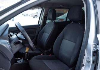 Подержанный автомобиль Renault Logan Sedan 2016 года (15 фото)