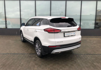 Подержанный автомобиль Geely Atlas Pro 2022 года (3 фото)