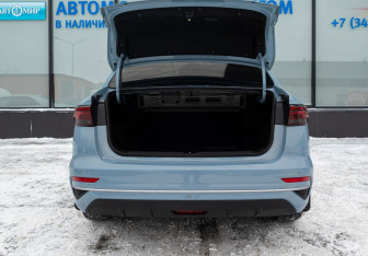 Подержанный автомобиль Geely Emgrand 2023 года (17 фото)