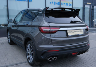 Подержанный автомобиль Geely Coolray 2023 года (3 фото)