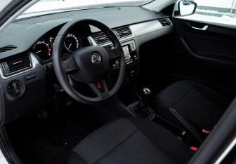 Подержанный автомобиль Skoda Rapid Liftback 2019 года (13 фото)