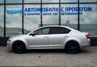Подержанный автомобиль Skoda Octavia Liftback 2017 года (2 фото)