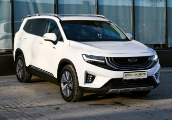 Подержанный автомобиль Geely Okavango 2022 года (8 фото)