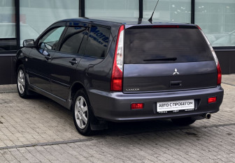 Подержанный автомобиль Mitsubishi Lancer Wagon 2008 года (3 фото)