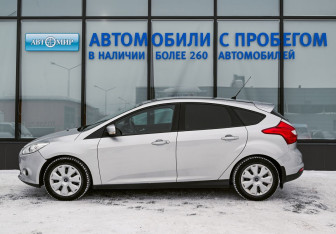 Подержанный автомобиль Ford Focus Hatchback 2011 года (2 фото)
