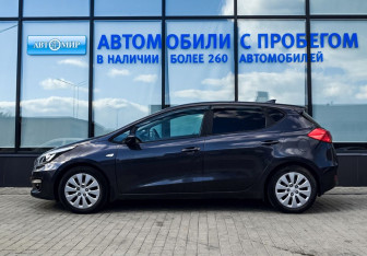 Подержанный автомобиль Kia Ceed Hatchback 2018 года (2 фото)