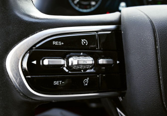 Подержанный автомобиль Omoda C5 2023 года (16 фото)