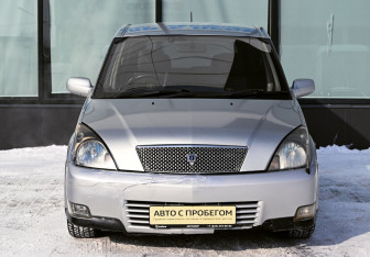 Подержанный автомобиль Toyota Opa 2001 года (8 фото)