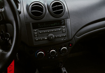 Подержанный автомобиль Chevrolet Aveo Sedan 2011 года (12 фото)