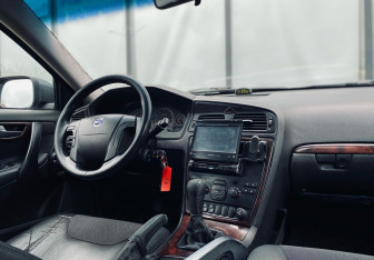 Подержанный автомобиль Volvo XC70 2006 года (11 фото)