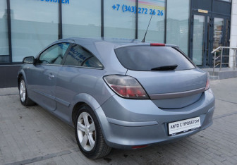 Подержанный автомобиль Opel Astra Hatchback 2008 года (3 фото)