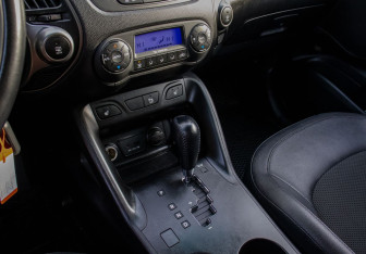 Подержанный автомобиль Hyundai ix35 2014 года (10 фото)