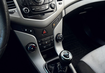 Подержанный автомобиль Chevrolet Cruze Hatchback 2012 года (9 фото)