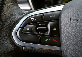 Подержанный автомобиль Geely Atlas Pro 2022 года (14 фото)