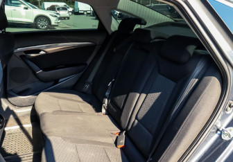 Подержанный автомобиль Hyundai i40 Sedan 2013 года (16 фото)