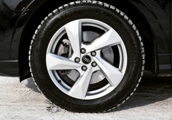 Подержанный автомобиль Audi Q3 2020 года (21 фото)