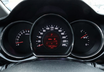 Подержанный автомобиль Kia Ceed Hatchback 2014 года (16 фото)