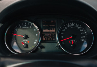 Подержанный автомобиль Nissan Qashqai 2013 года (15 фото)