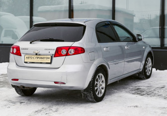 Подержанный автомобиль Chevrolet Lacetti Hatchback 2012 года (5 фото)