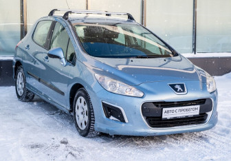 Подержанный автомобиль Peugeot 308 Hatchback 2012 года (7 фото)