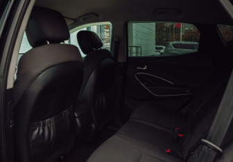 Подержанный автомобиль Hyundai Santa Fe 2012 года (14 фото)