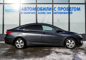 Подержанный автомобиль Hyundai i40 Sedan 2013 года (6 фото)
