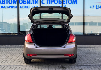 Подержанный автомобиль Kia Ceed Hatchback 2011 года (19 фото)