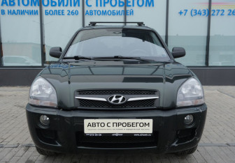 Подержанный автомобиль Hyundai Tucson 2008 года (8 фото)