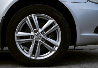 Подержанный автомобиль Skoda Octavia Liftback 2012 года (18 фото)