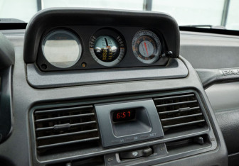 Подержанный автомобиль Mitsubishi Pajero 1995 года (16 фото)