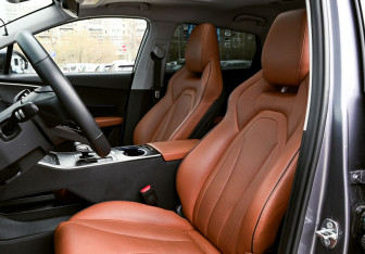 Подержанный автомобиль Omoda C5 2023 года (16 фото)