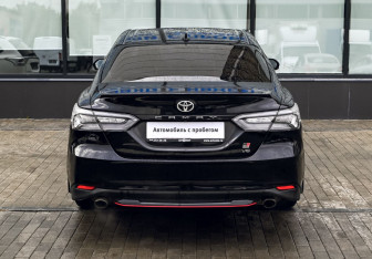 Подержанный автомобиль Toyota Camry Sedan 2021 года (4 фото)