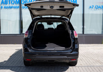 Подержанный автомобиль Nissan X-Trail 2014 года (21 фото)