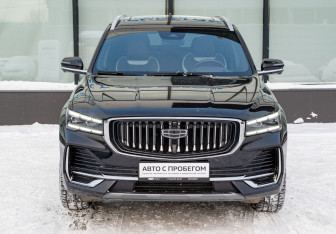 Подержанный автомобиль Geely Monjaro 2024 года (8 фото)