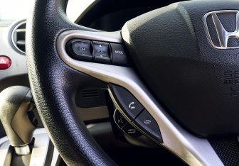 Подержанный автомобиль Honda Stream 2010 года (12 фото)
