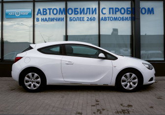 Подержанный автомобиль Opel Astra Sedan 2014 года (6 фото)