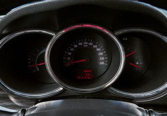 Подержанный автомобиль Kia Sorento 2010 года (11 фото)