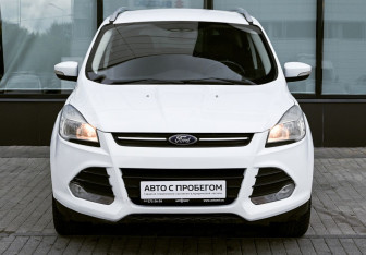 Подержанный автомобиль Ford Kuga 2013 года (8 фото)