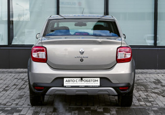Подержанный автомобиль Renault Logan Sedan 2019 года (4 фото)