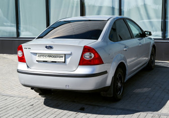Подержанный автомобиль Ford Focus Sedan 2008 года (5 фото)