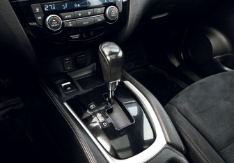 Подержанный автомобиль Nissan X-Trail 2016 года (10 фото)