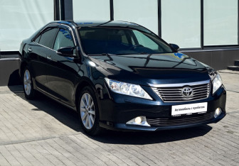 Подержанный автомобиль Toyota Camry Sedan 2013 года (7 фото)