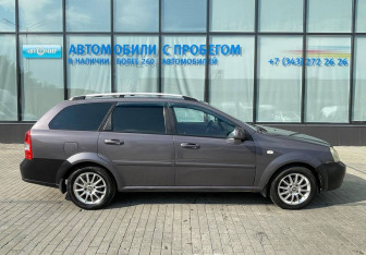 Подержанный автомобиль Chevrolet Lacetti Wagon 2012 года (6 фото)