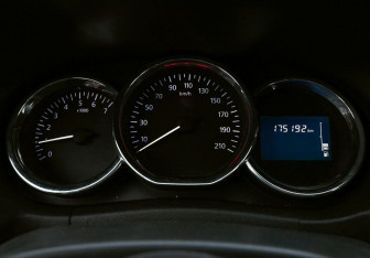 Подержанный автомобиль Nissan Terrano 2017 года (16 фото)