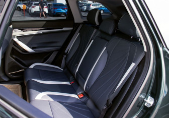 Подержанный автомобиль Geely Atlas 2024 года (20 фото)